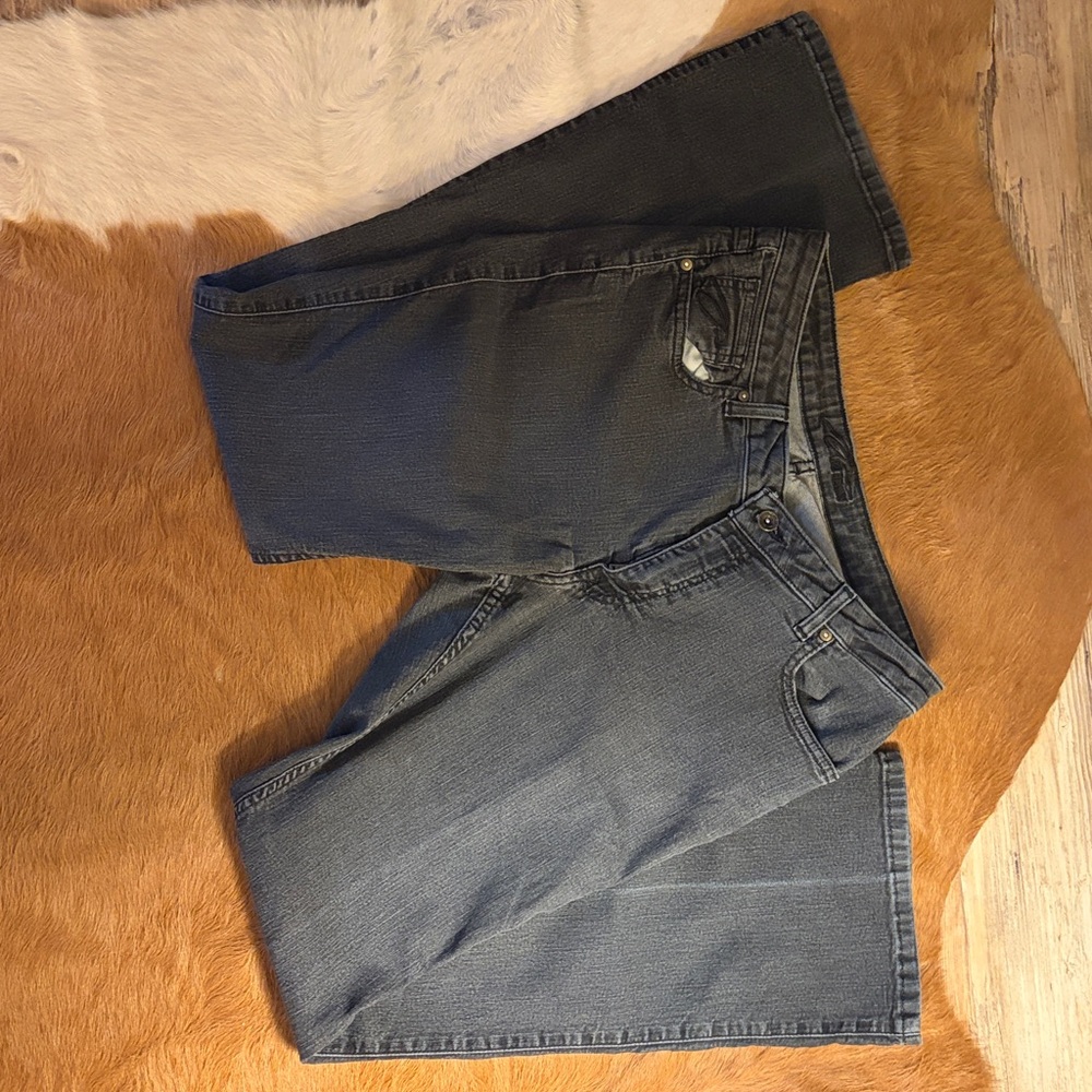 Women’s  Classic Black Jeans